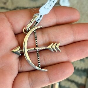 🩶FREE PEOPLE🩶 New Silver Arrow and Bow Pendant Charm